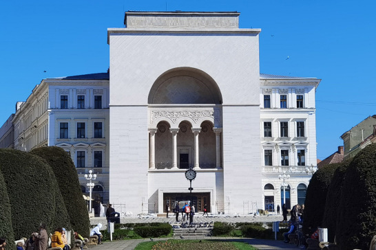 Oper / Theater